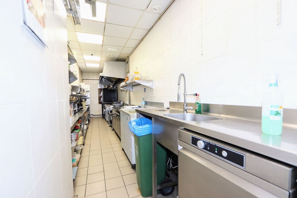 Commercial for sale in San Pedro del Pinatar - € 390,000 (Ref: 9777934)