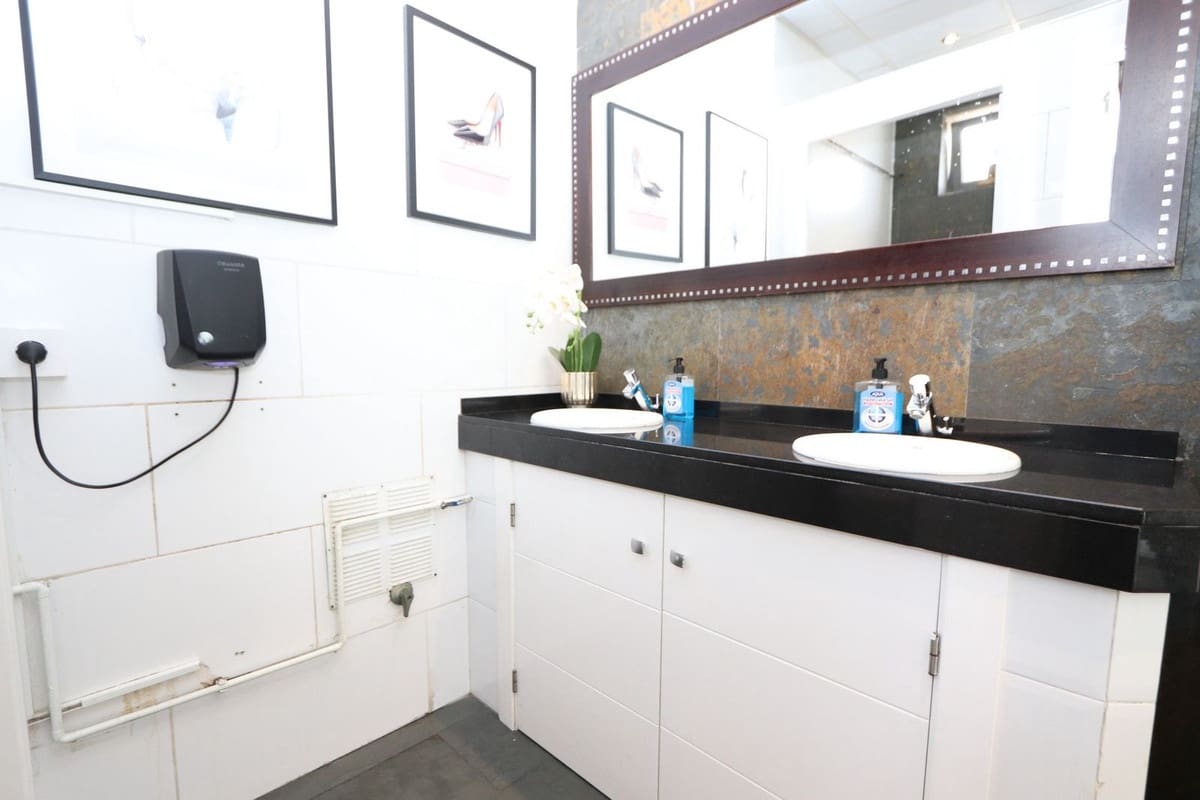 Commercial for sale in San Pedro del Pinatar - € 390,000 (Ref: 9777934)