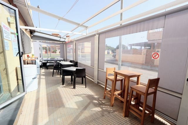 Kaupallinen myytävänä paikassa San Pedro del Pinatar - 390 000 € (Ref: 9777934)