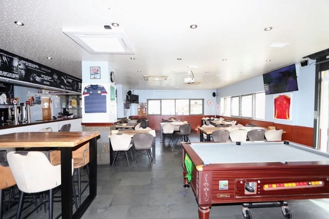 Kaupallinen myytävänä paikassa San Pedro del Pinatar - 390 000 € (Ref: 9777934)