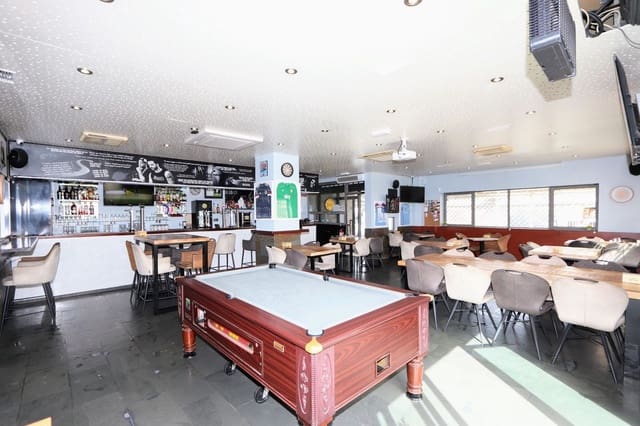 Kaupallinen myytävänä paikassa San Pedro del Pinatar - 390 000 € (Ref: 9777934)