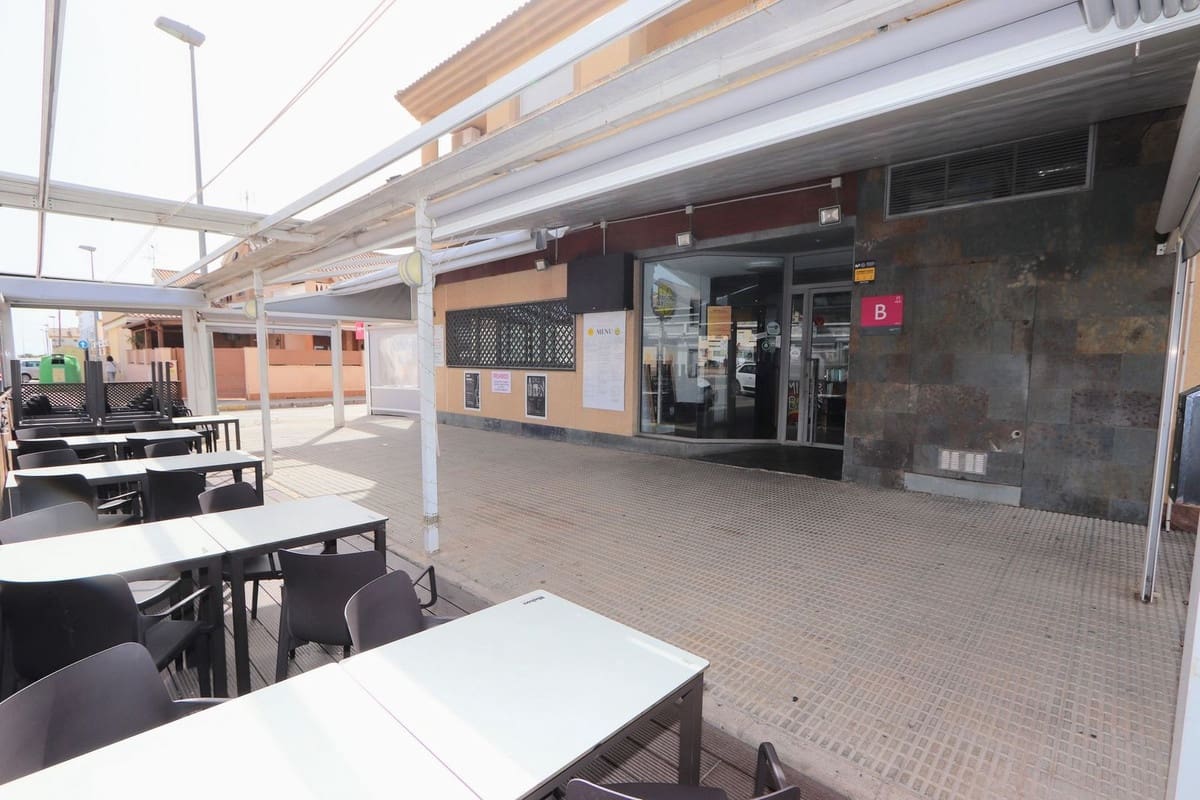 Commercieel te koop in San Pedro del Pinatar - € 390.000 (Ref: 9777934)