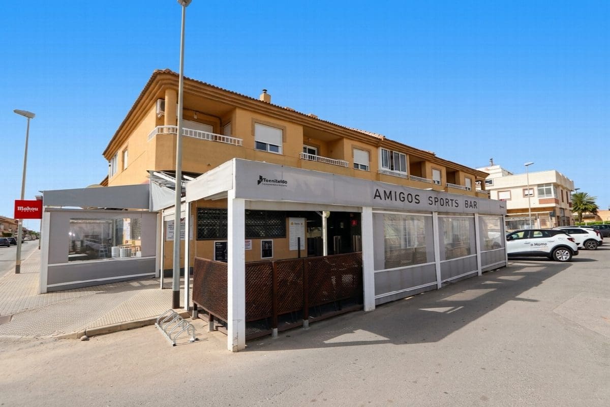 Ristorante/Bar in vendita in San Pedro del Pinatar con piscina - 390.000 € (Rif: 9777934)