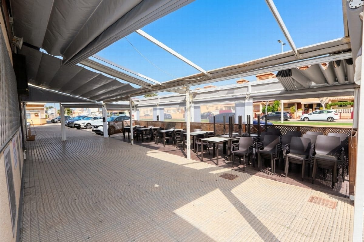 Ristorante/Bar in vendita in San Pedro del Pinatar con piscina - 390.000 € (Rif: 9777934)