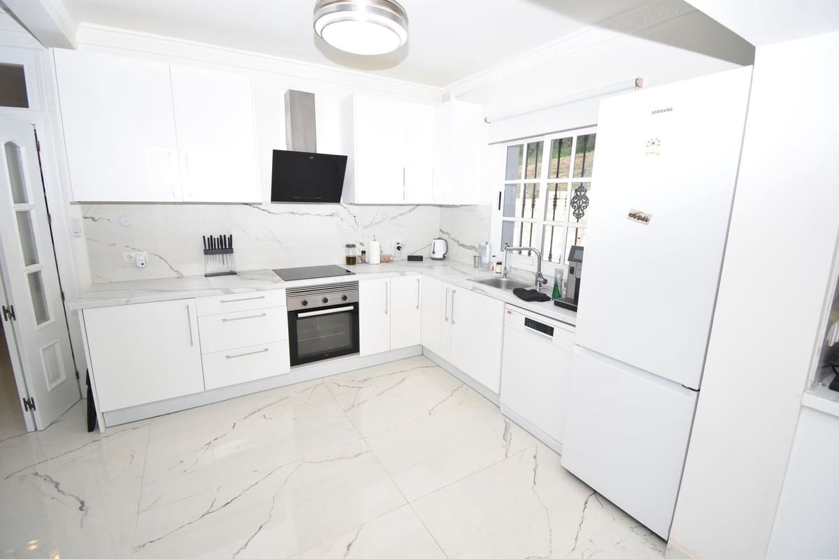 3 makuuhuone Maalaistalo myytävänä paikassa Coin mukana uima-altaan 
autotalli - 565 000 € (Ref: 9781325)