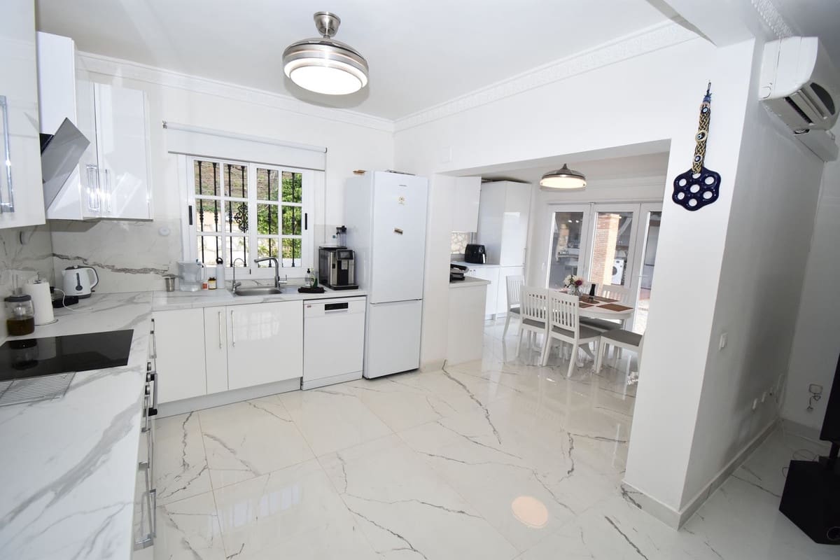 3 makuuhuone Maalaistalo myytävänä paikassa Coin mukana uima-altaan 
autotalli - 565 000 € (Ref: 9781325)