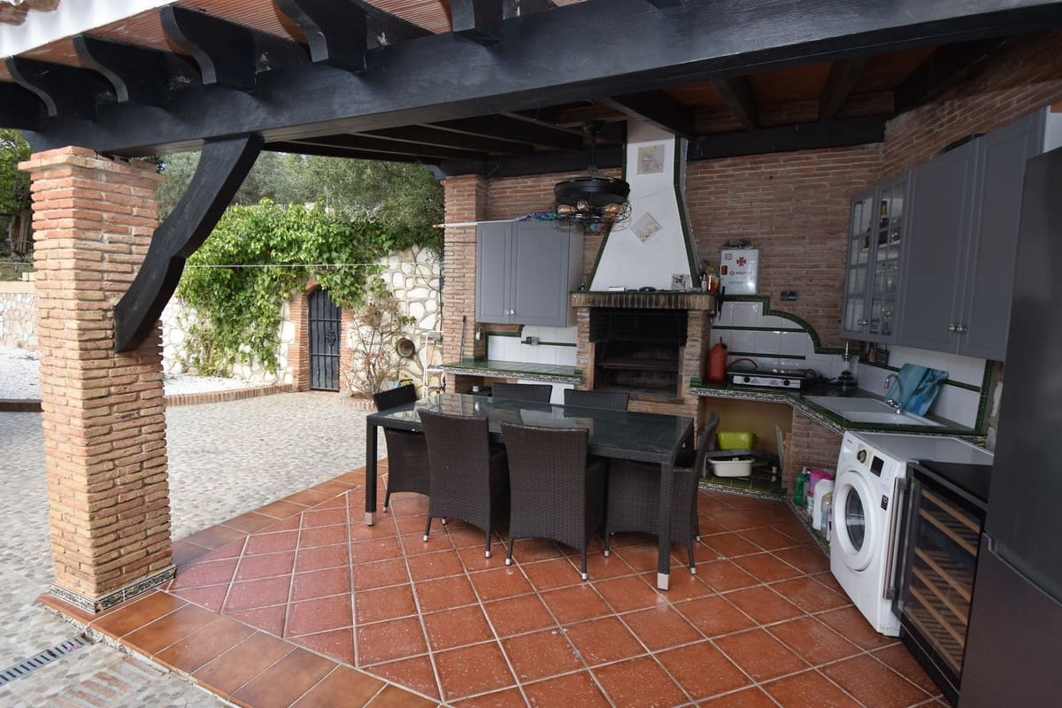 3 makuuhuone Maalaistalo myytävänä paikassa Coin mukana uima-altaan 
autotalli - 565 000 € (Ref: 9781325)