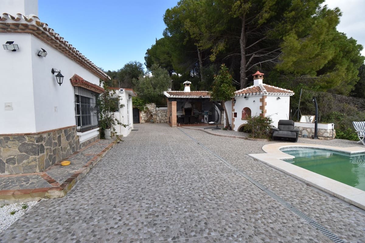 3 makuuhuone Maalaistalo myytävänä paikassa Coin mukana uima-altaan 
autotalli - 565 000 € (Ref: 9781325)