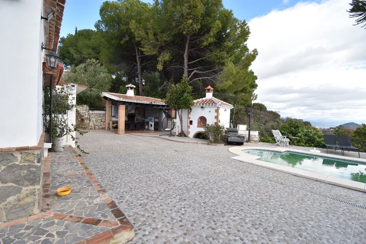 3 makuuhuone Maalaistalo myytävänä paikassa Coin mukana uima-altaan 
autotalli - 565 000 € (Ref: 9781325)