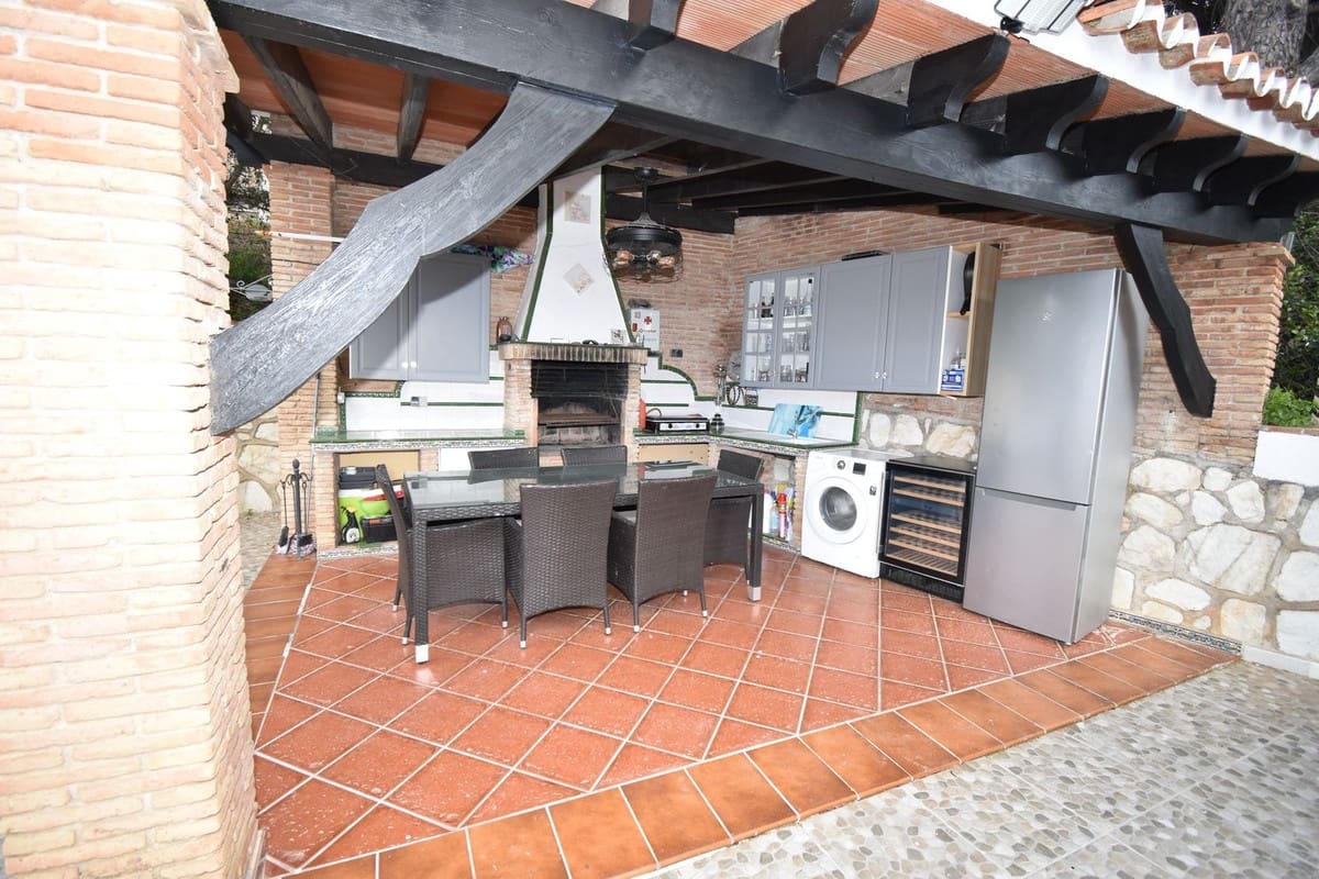 3 makuuhuone Maalaistalo myytävänä paikassa Coin mukana uima-altaan 
autotalli - 565 000 € (Ref: 9781325)