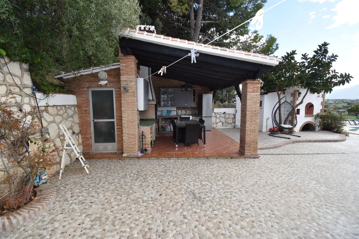 3 makuuhuone Maalaistalo myytävänä paikassa Coin mukana uima-altaan 
autotalli - 565 000 € (Ref: 9781325)