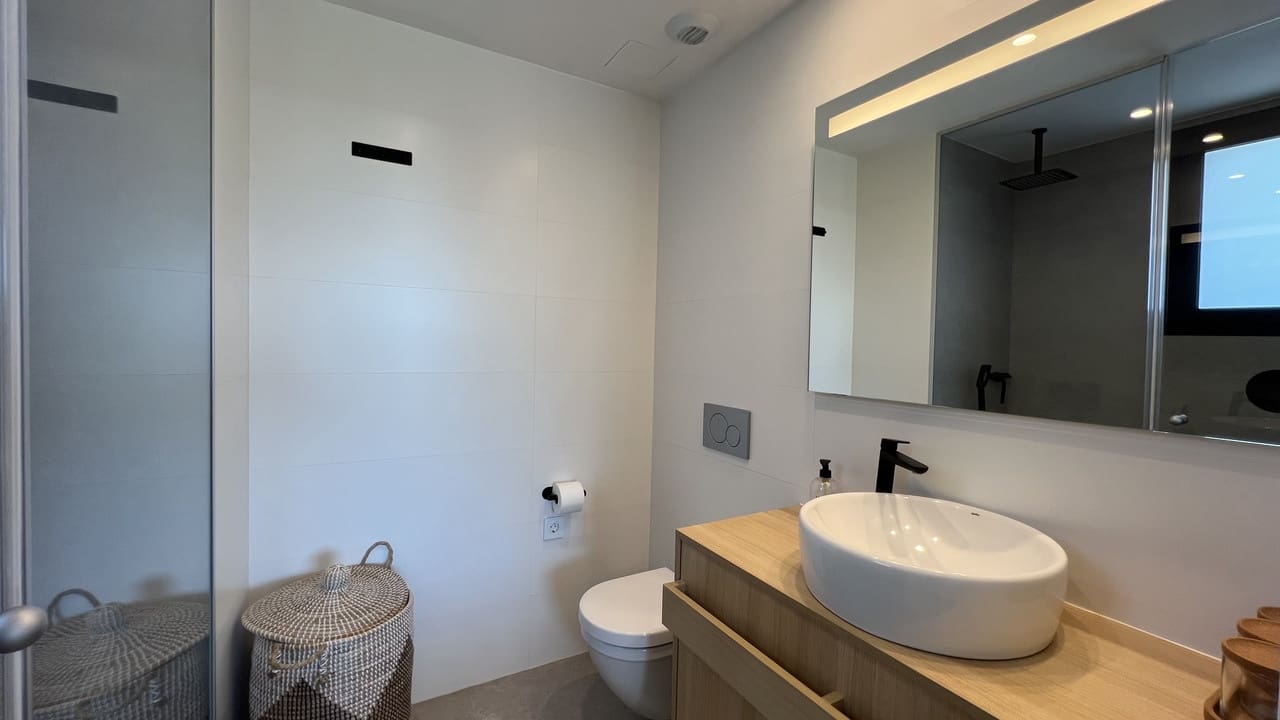 2 quarto Apartamento para venda em Las Colinas Golf com garagem - 395 000 € (Ref: 9781344)