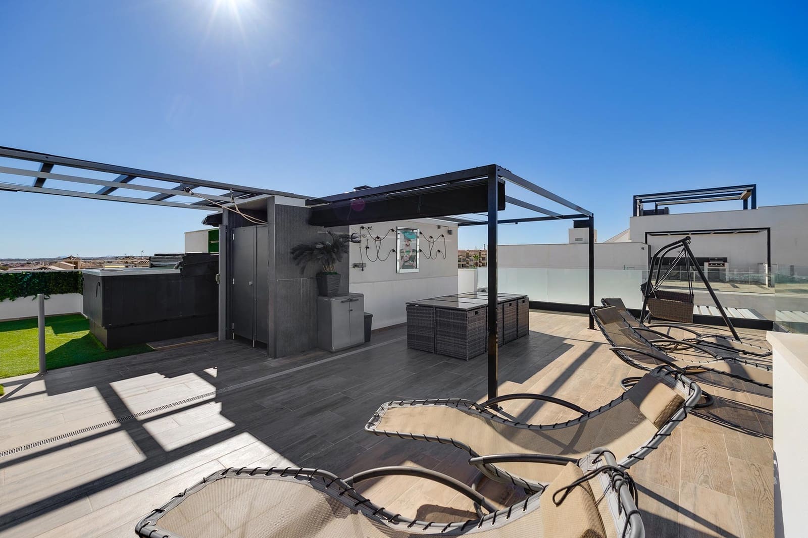 3 quarto Penthouse para venda em Orihuela Costa com piscina garagem - 599 000 € (Ref: 9781347)