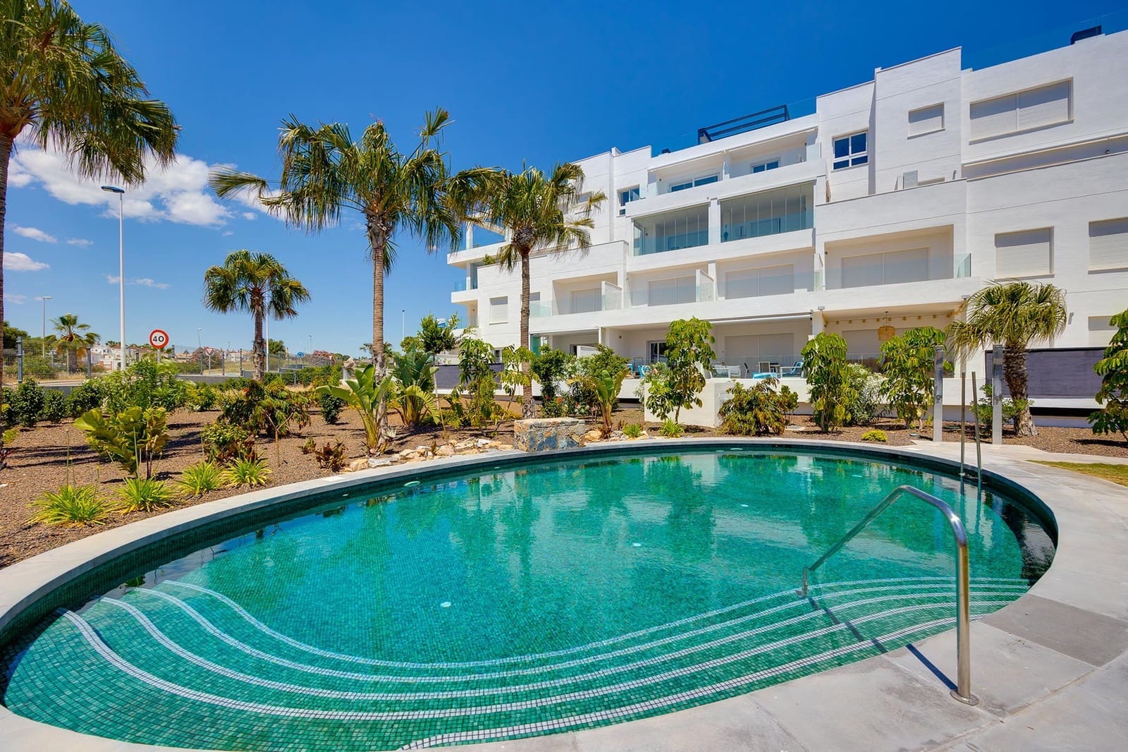 3 quarto Penthouse para venda em Orihuela Costa com piscina garagem - 599 000 € (Ref: 9781347)