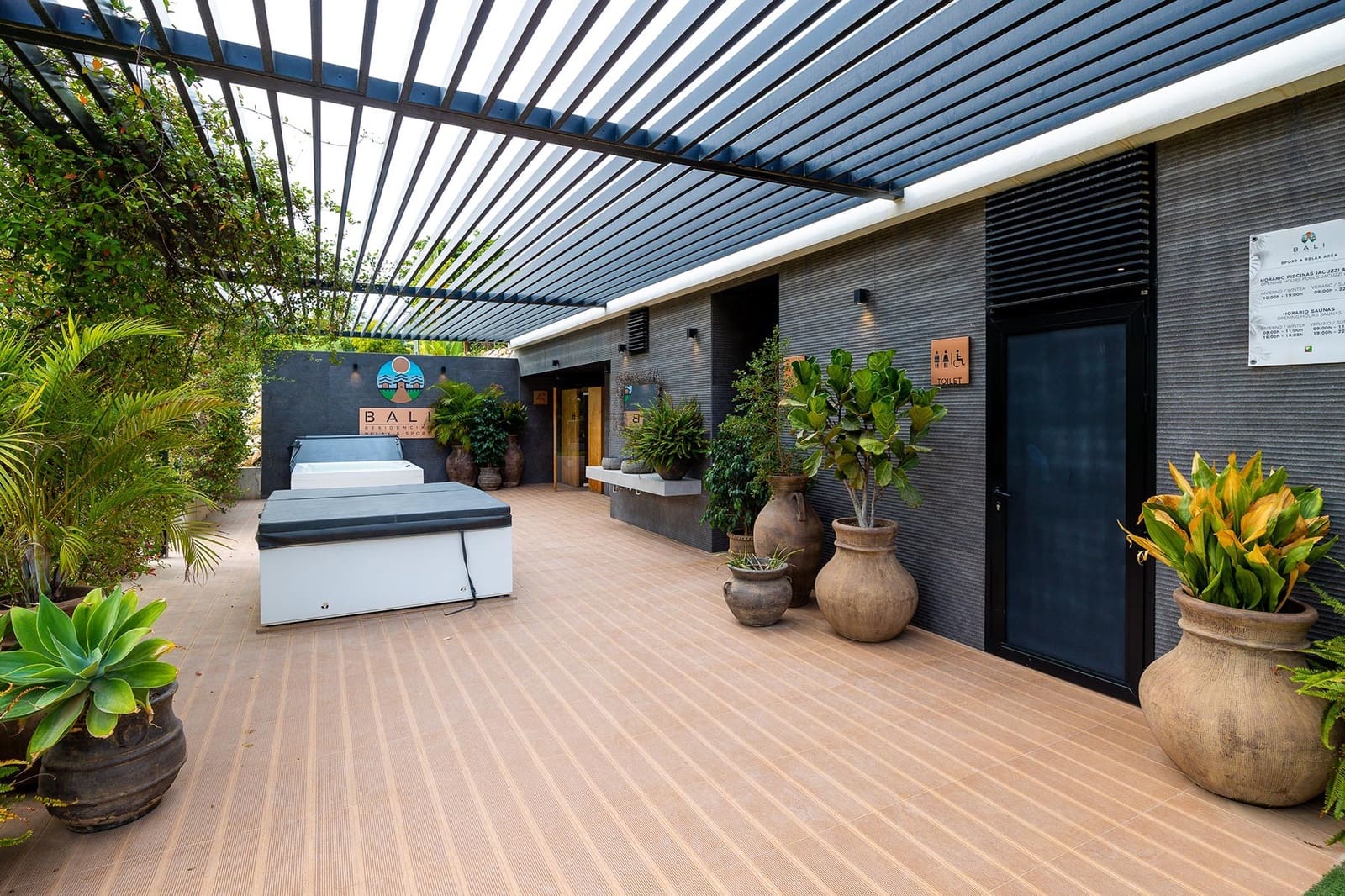 3 quarto Penthouse para venda em Orihuela Costa com piscina garagem - 599 000 € (Ref: 9781347)