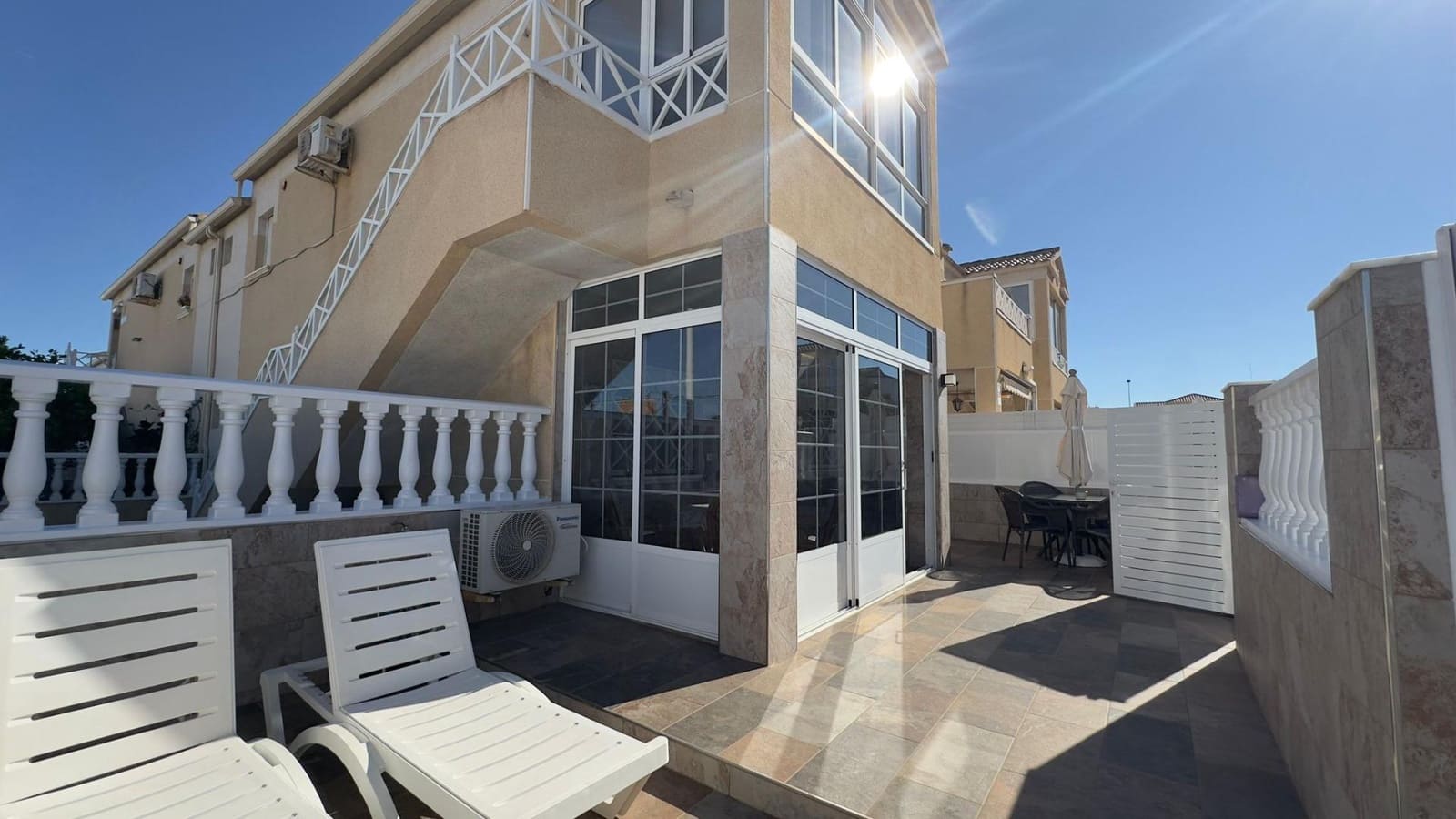 2 slaapkamer Bungalow te koop in Torrevieja met zwembad - € 197.900 (Ref: 9781358)