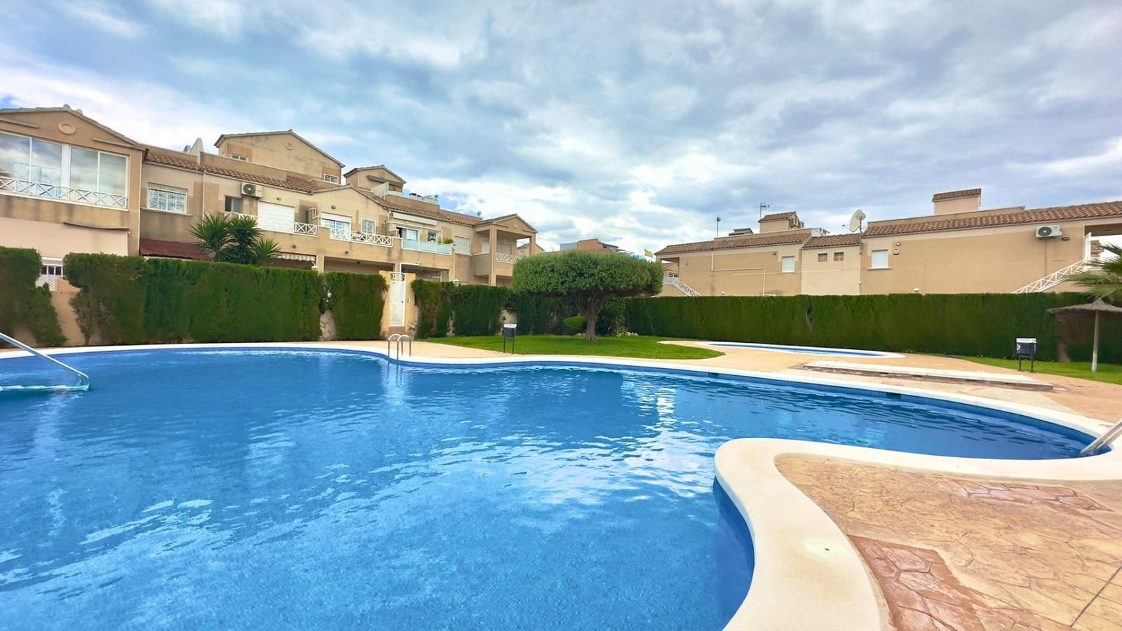 2 slaapkamer Bungalow te koop in Torrevieja met zwembad - € 197.900 (Ref: 9781358)