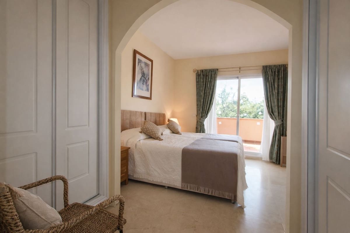 2 chambre Appartement à vendre à Elviria avec piscine - 460 000 € (Ref: 9781367)