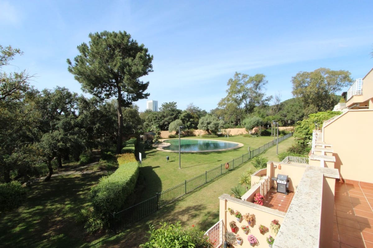 2 chambre Appartement à vendre à Elviria avec piscine - 460 000 € (Ref: 9781367)