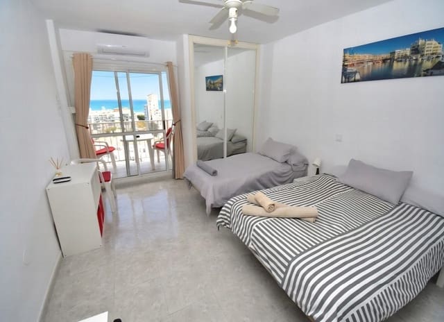 Apartment for sale in Benalmadena Costa, Benalmádena - € 225,000 (Ref: 9783672)