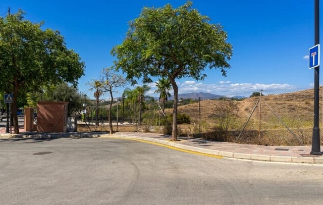 Building Plot for sale in Zona Puerto Deportivo, Fuengirola - € 350,000 (Ref: 9783675)