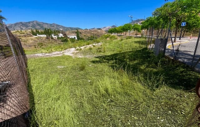 Building Plot for sale in Zona Puerto Deportivo, Fuengirola - € 350,000 (Ref: 9783675)