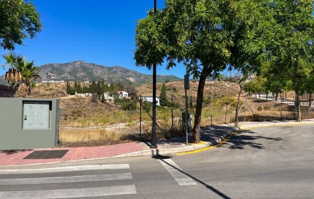 Building Plot for sale in Zona Puerto Deportivo, Fuengirola - € 350,000 (Ref: 9783675)