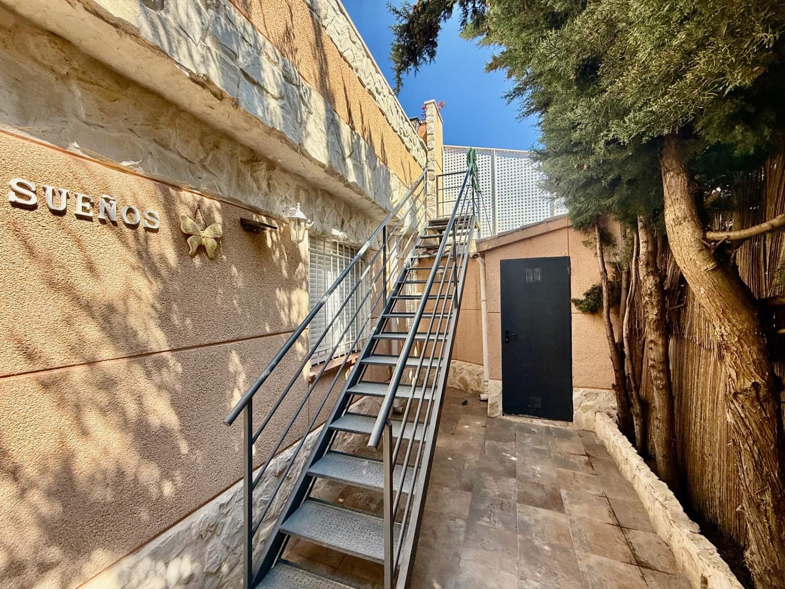 Casa de 3 habitaciones en Torrevieja en venta con piscina - 230.000 € (Ref: 9783699)