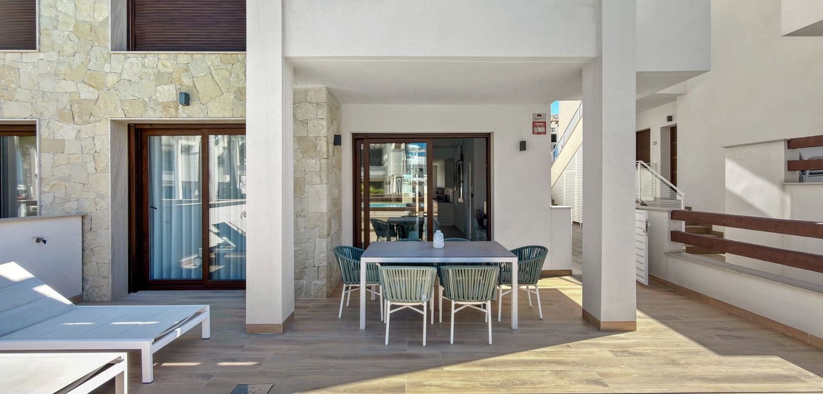 2 soverom Leilighet til salgs i Torrevieja med svømmebasseng garasje - € 312 500 (Ref: 9783700)