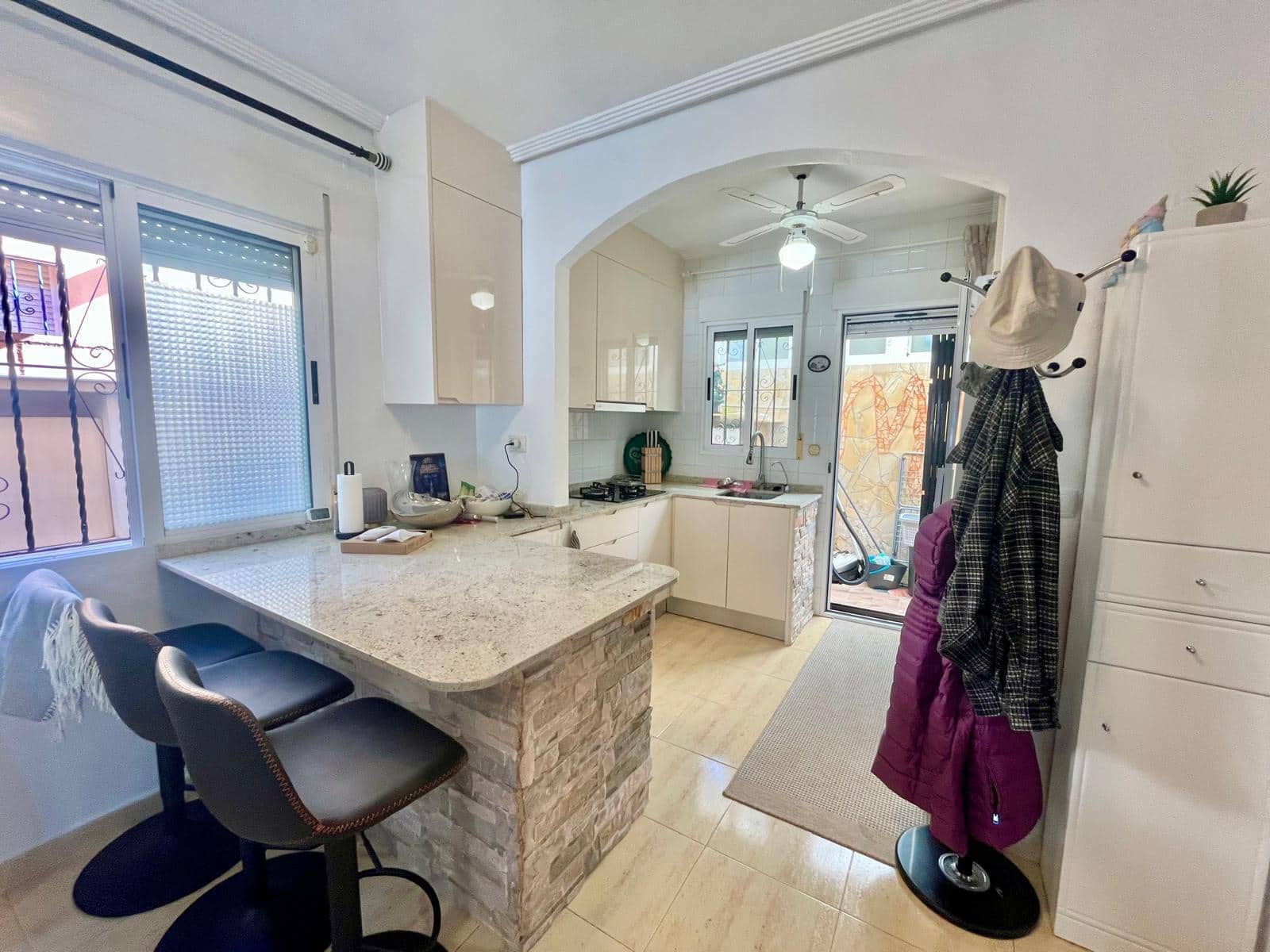 Chalet de 3 habitaciones en Orihuela Costa en venta con piscina - 285.000 € (Ref: 9783701)