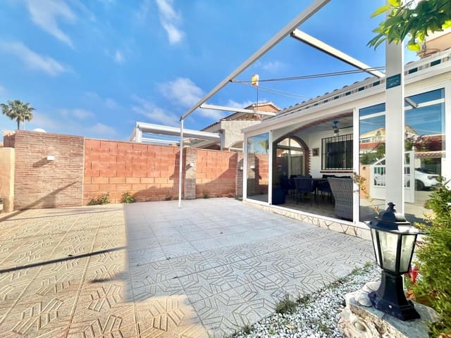 Chalet de 3 habitaciones en La Florida, Orihuela en venta con piscina - 285.000 € (Ref: 9783701)
