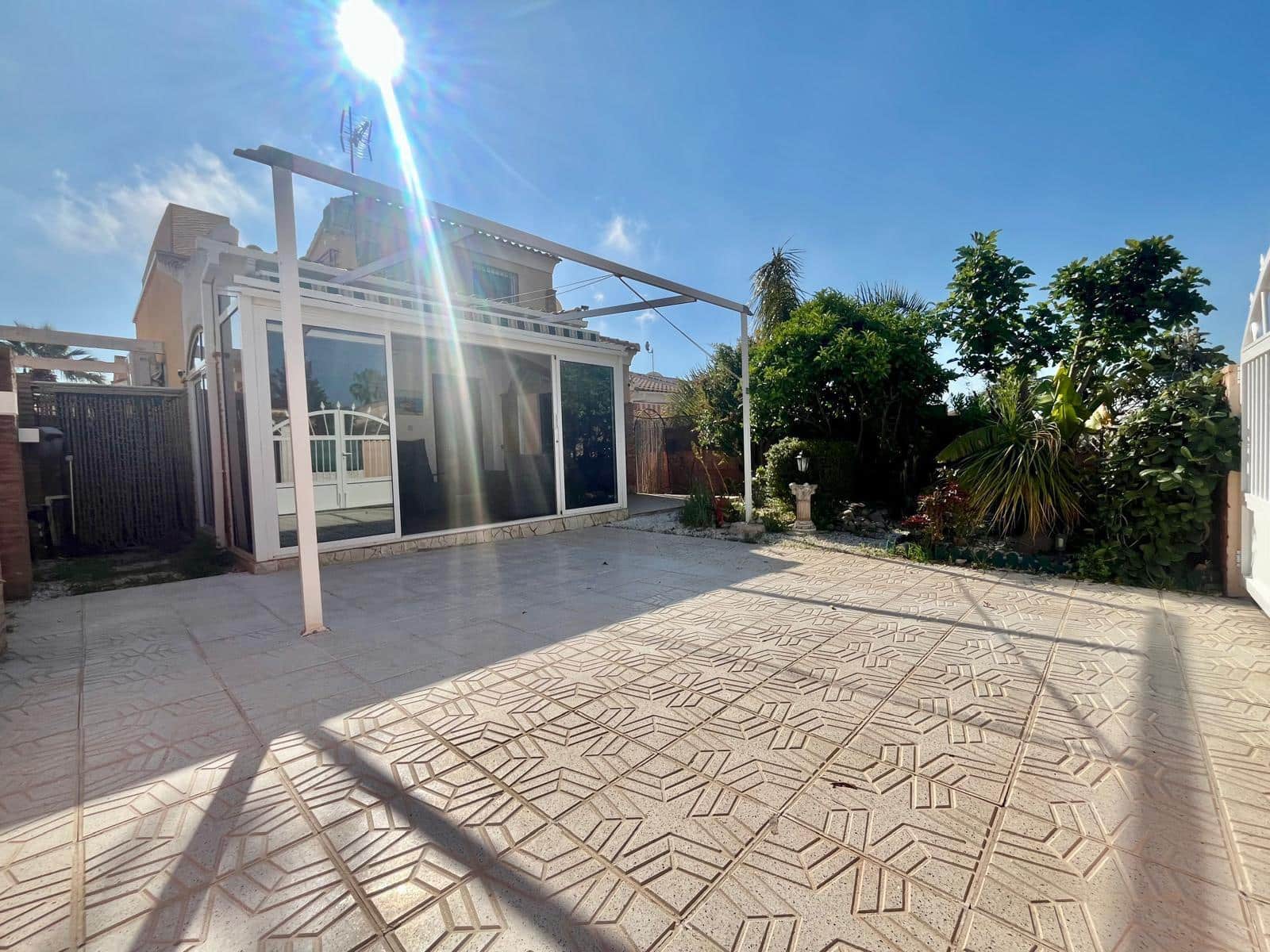 Chalet de 3 habitaciones en Orihuela Costa en venta con piscina - 285.000 € (Ref: 9783701)