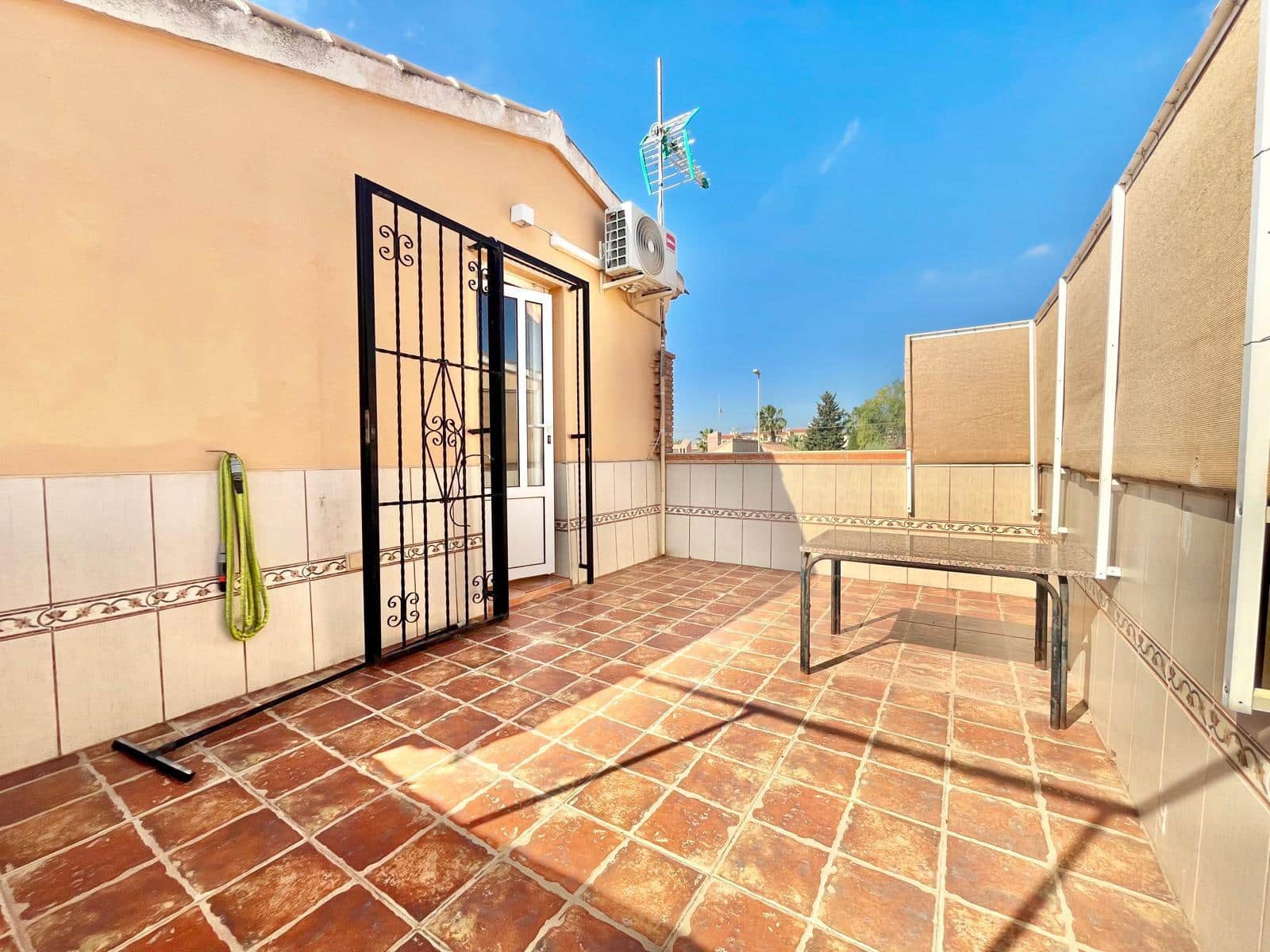 Chalet de 3 habitaciones en Orihuela Costa en venta con piscina - 285.000 € (Ref: 9783701)