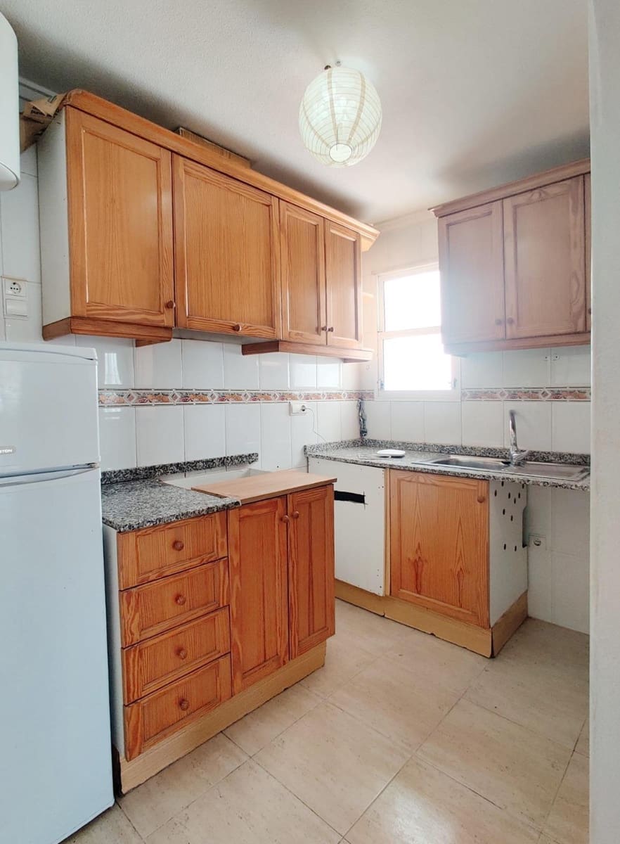 3 soverom Penthouse til salgs i Torrevieja med svømmebasseng - € 160 000 (Ref: 9783703)