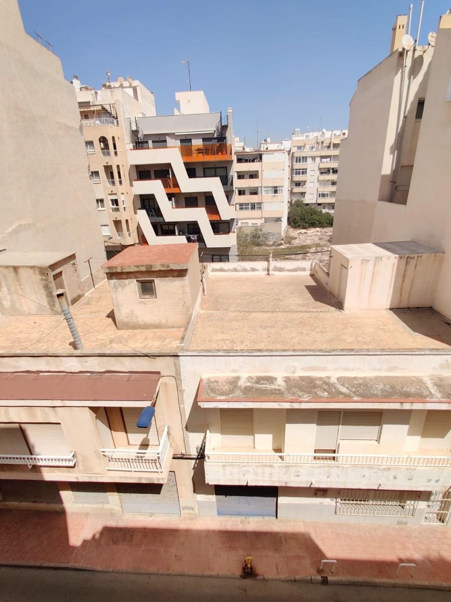 3 soverom Penthouse til salgs i Torrevieja med svømmebasseng - € 160 000 (Ref: 9783703)