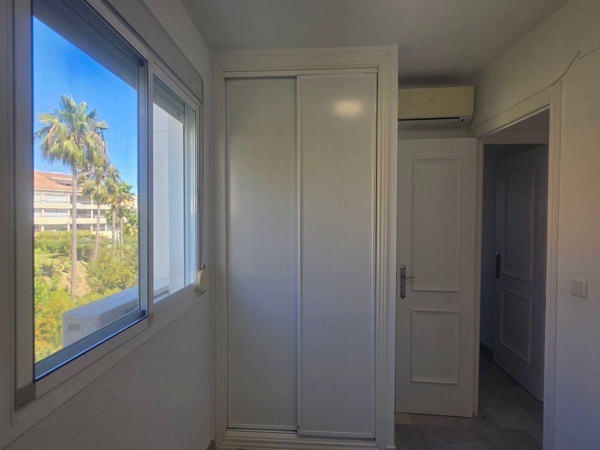 3 bedroom Apartment for sale in Riviera del Sol with pool garage - € 315,000 (Ref: 9788273)