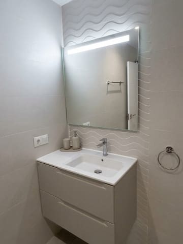 1 bedroom Apartment for sale in Torremolinos - € 300,000 (Ref: 9788275)
