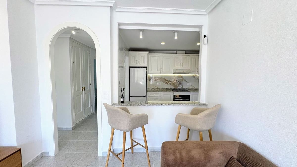 2 Zimmer Apartment zu verkaufen in Campoamor mit Pool Garage - 249.000 € (Ref: 9788278)