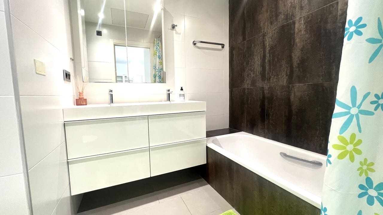 2 slaapkamer Appartement te koop in La Zenia met garage - € 275.000 (Ref: 9788280)