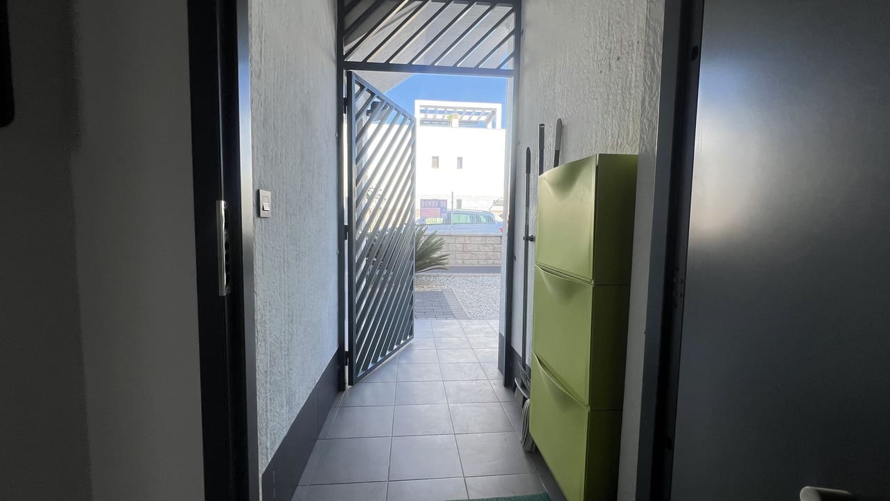 2 slaapkamer Appartement te koop in La Zenia met garage - € 275.000 (Ref: 9788280)