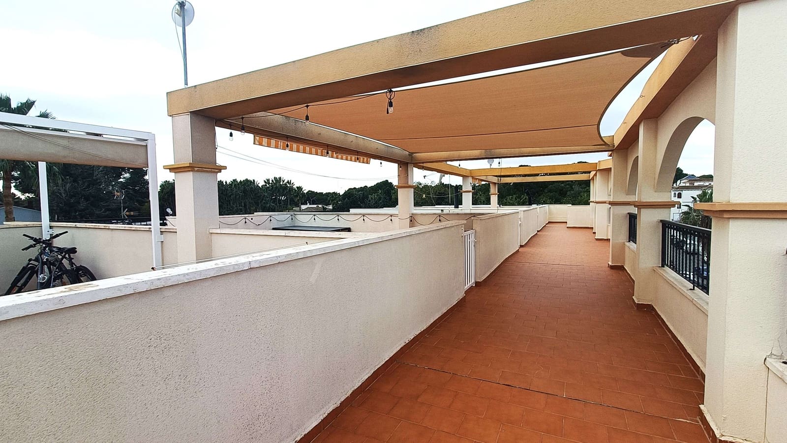 2 Zimmer Apartment zu verkaufen in Villamartin mit Pool - 164.999 € (Ref: 9788282)