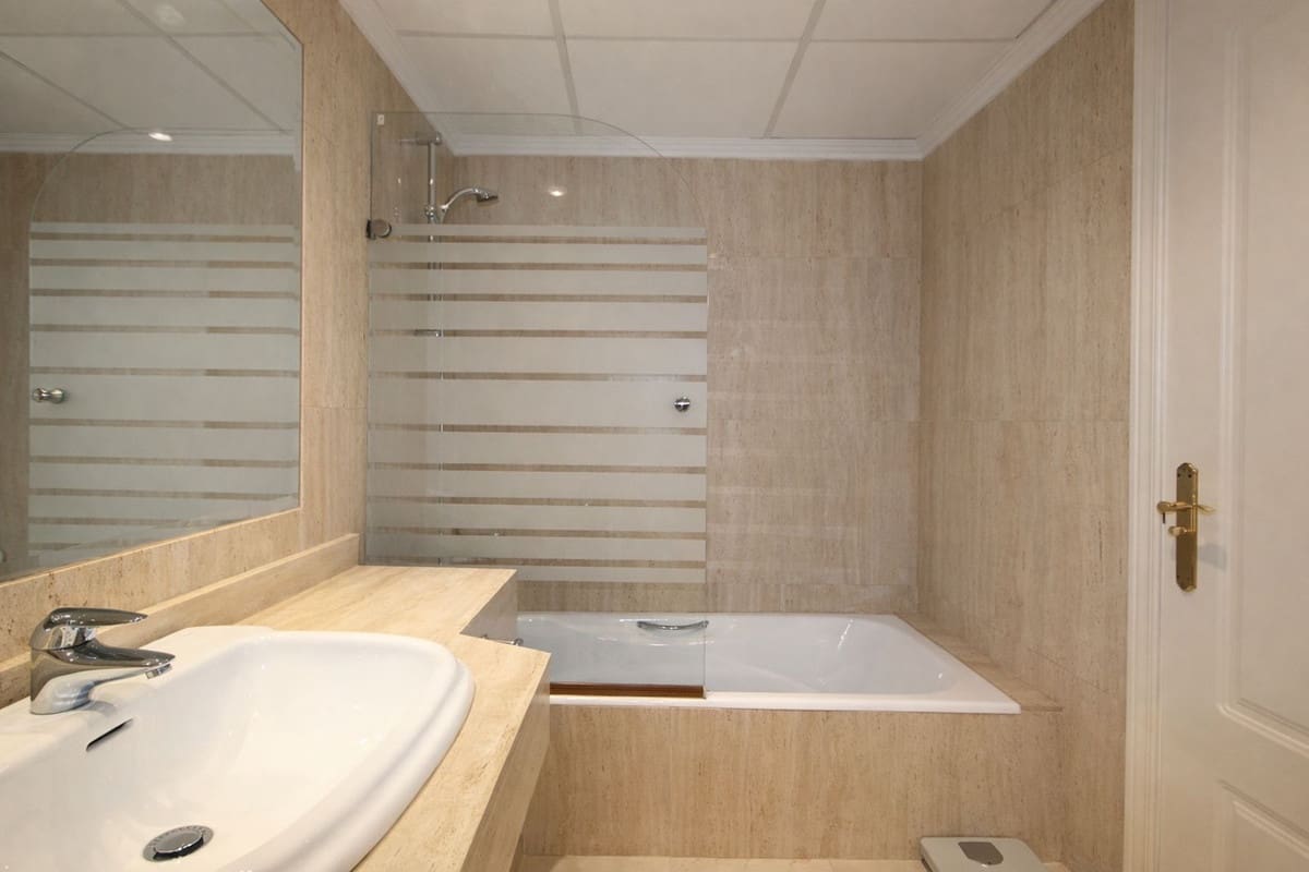 3 chambre Penthouse à vendre à Elviria - 599 000 € (Ref: 9788284)