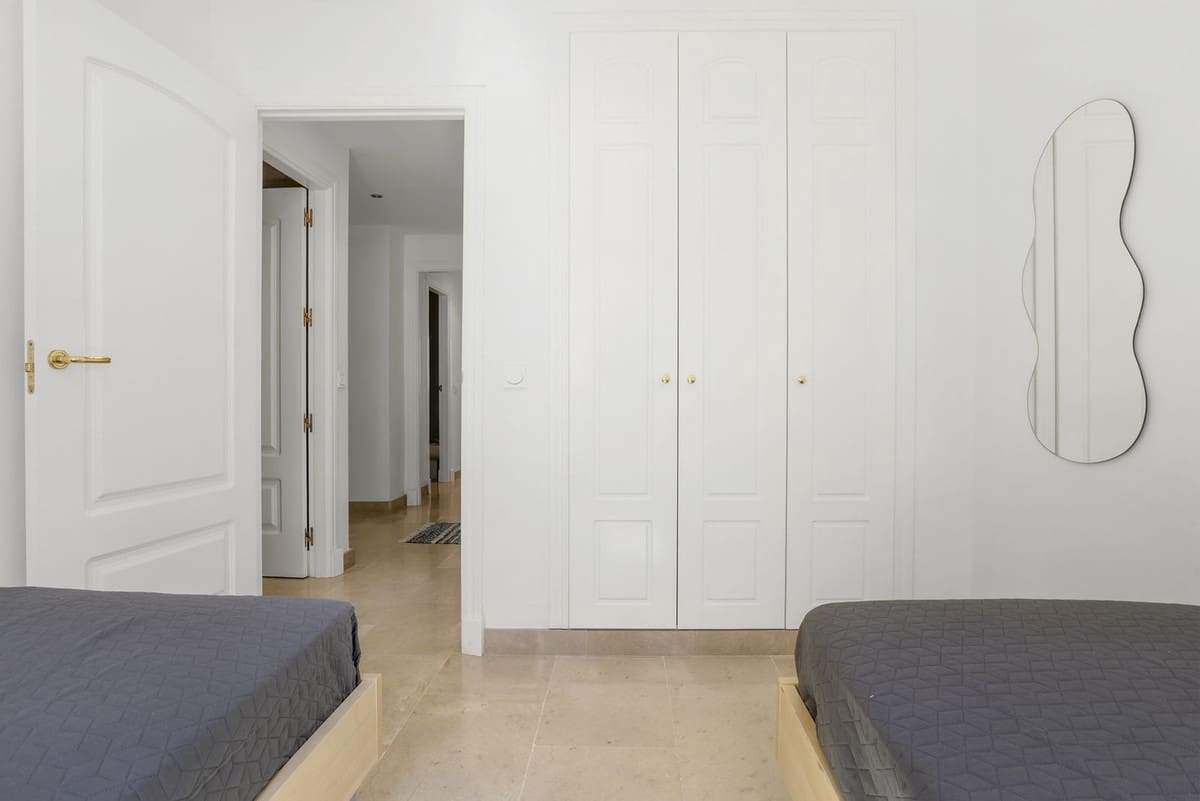 2 soverom Leilighet til salgs i Manilva med svømmebasseng garasje - € 235 000 (Ref: 9788286)