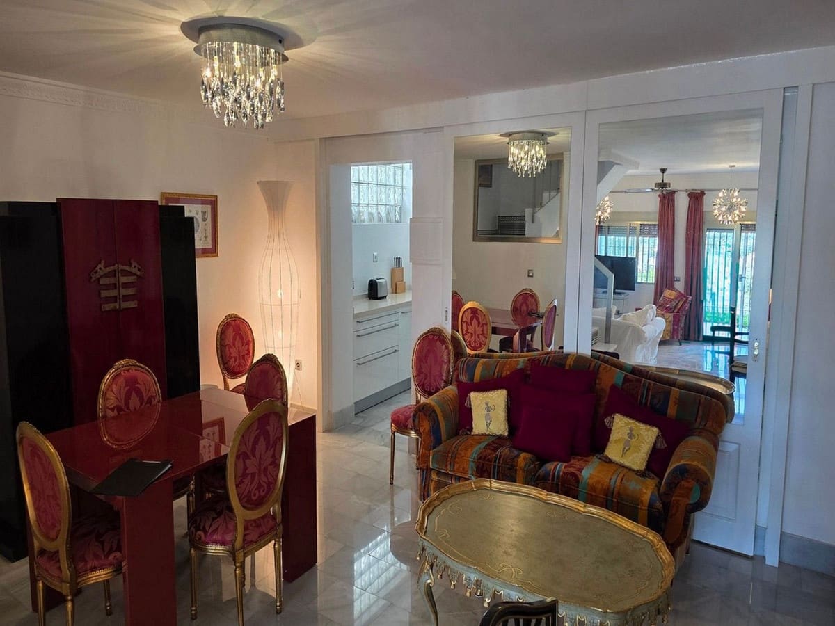 3 makuuhuone Rivitalo myytävänä paikassa Mijas Costa mukana 
autotalli - 425 000 € (Ref: 9788287)