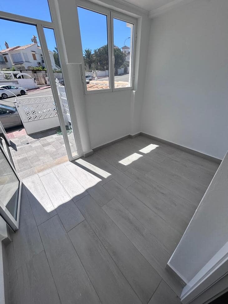 3 bedroom Townhouse for sale in Torrevieja - € 249,900 (Ref: 9790900)