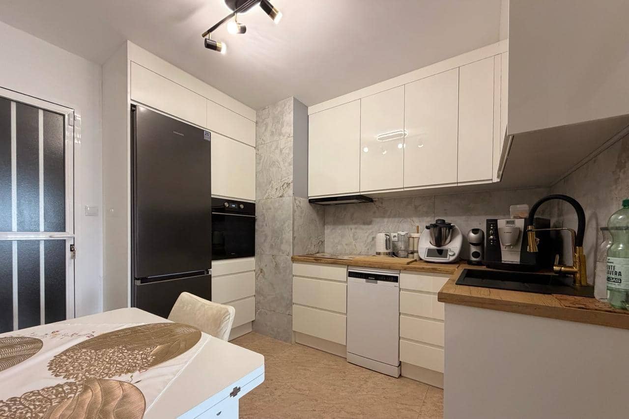 2 Zimmer Apartment zu verkaufen in Torrevieja mit Pool - 160.000 € (Ref: 9790910)