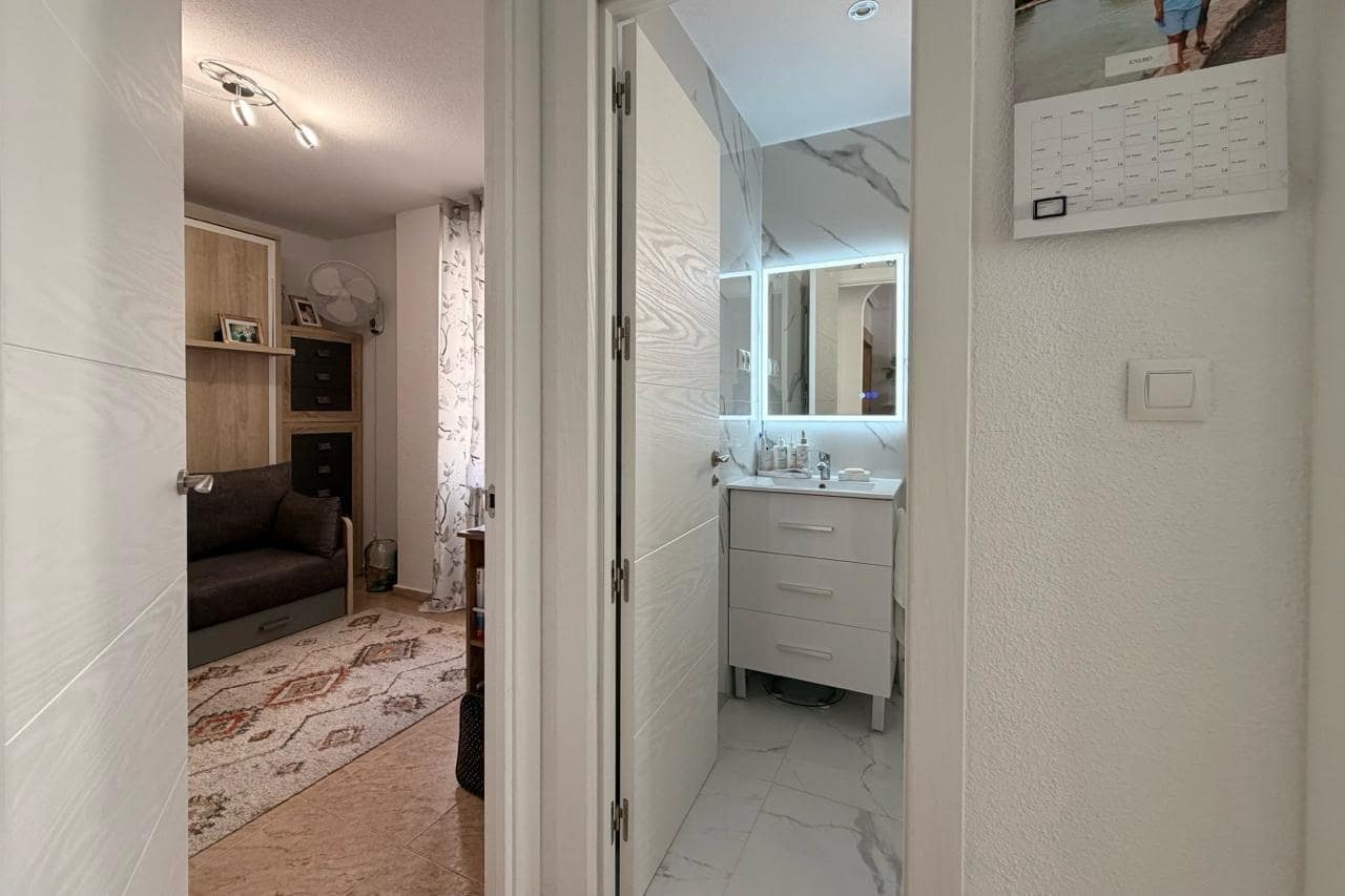 2 Zimmer Apartment zu verkaufen in Torrevieja mit Pool - 160.000 € (Ref: 9790910)