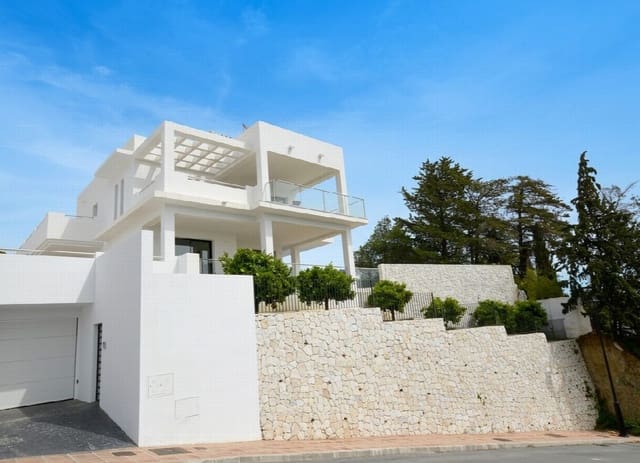 Chalet de 3 habitaciones en Mijas pueblo, Mijas en venta con piscina garaje - 1.445.000 € (Ref: 9790914)