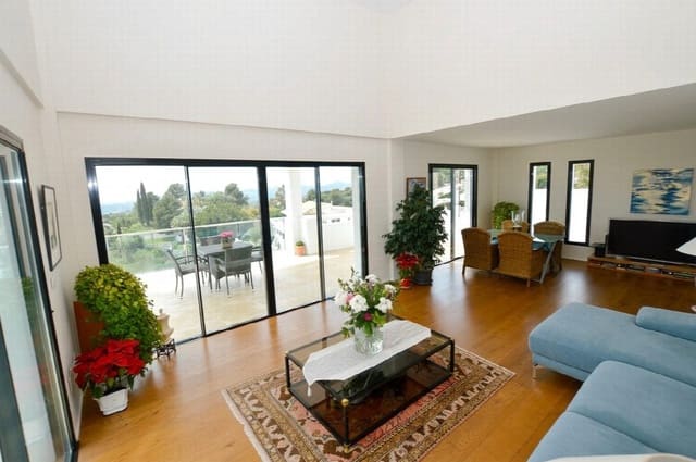 Chalet de 3 habitaciones en Mijas pueblo, Mijas en venta con piscina garaje - 1.445.000 € (Ref: 9790914)
