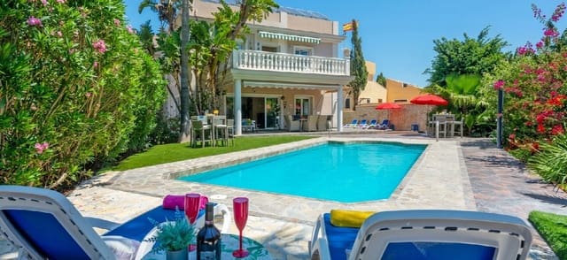 8 bedroom Villa for sale in Mijas pueblo, Mijas with pool garage - € 1,795,000 (Ref: 9790915)